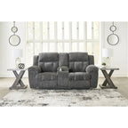 Signature Design by Ashley Frohn, zweisitziges Sofa mit zwei Relaxfunktionen und Konsole – 80W x 40D x 42H