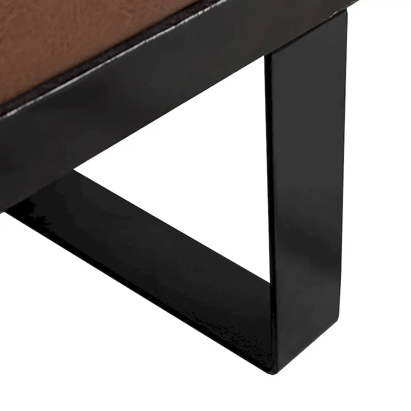 Gilmans oversized loveseat met bekleding van kunstleer en sierkussens, van Christopher Knight Home