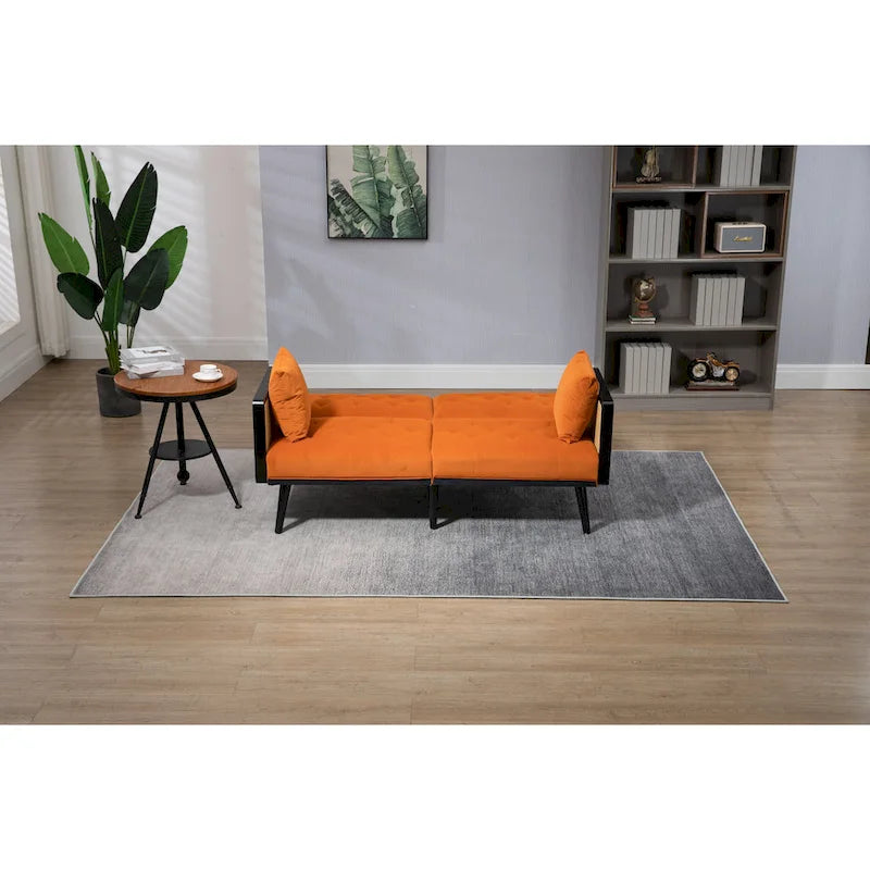Met fluweel beklede, gecapitonneerde slaap-loveseat met armleuningen en metalen poten