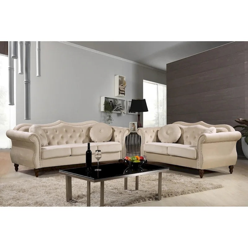 Gracewood Hollow Mantel - vuosisadan puolivälin koristein koristeltu Chesterfield-sohvaryhmä