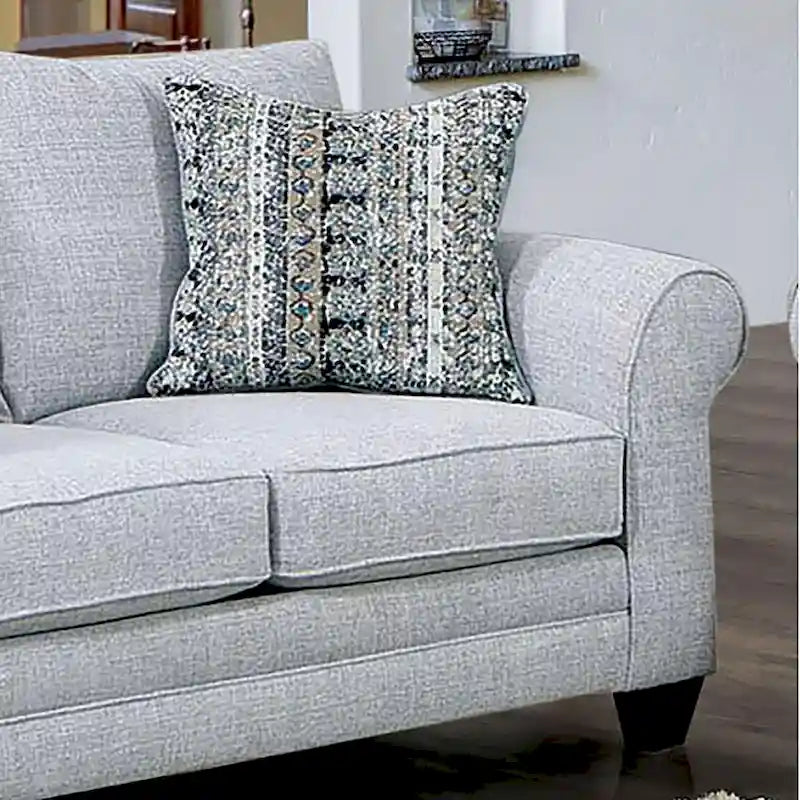 Nolinas Übergangs-Zweisitzer aus grauem Stoff mit Kissen von Furniture of America