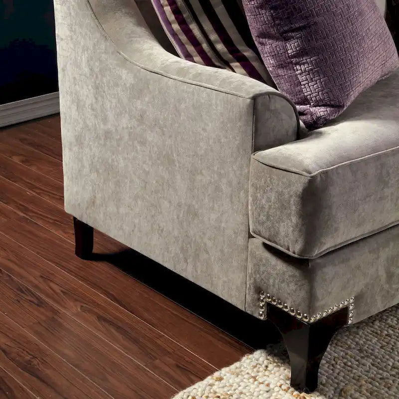 Gisc — współczesna dwuosobowa sofa z tkaniny, z pikowaniem i ozdobnymi ćwiekami, Furniture of America
