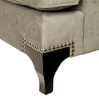 Gisc — współczesna dwuosobowa sofa z tkaniny, z pikowaniem i ozdobnymi ćwiekami, Furniture of America