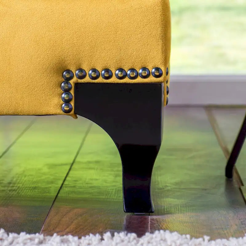 Gisc — współczesna dwuosobowa sofa z tkaniny, z pikowaniem i ozdobnymi ćwiekami, Furniture of America