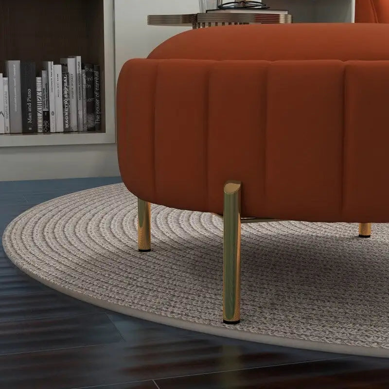 Ensemble SEYNAR de fauteuil club pivotant contemporain en velours capitonné avec pouf