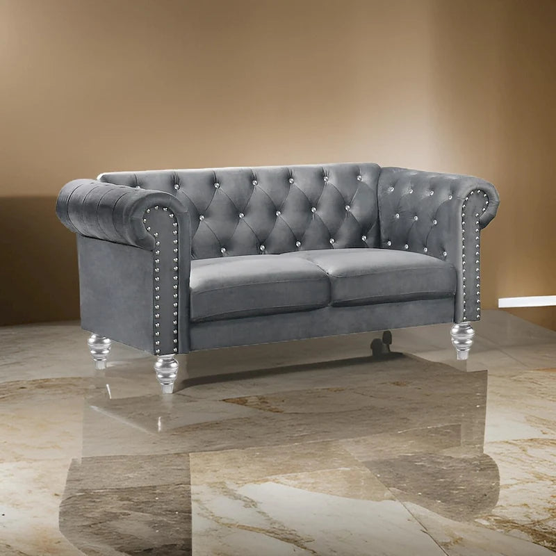 Aksamitna sofa loveseat Ben o szerokości 62 cali z pikowanym kryształkami oparciem, szara