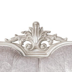 Tradycyjna dwuosobowa sofa Furniture of America Clarissa z pikowanym guzikami oparciem i poduszką dekoracyjną