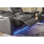 Signature Design by Ashley Fyne-Dyme elektrisch verstellbares Relax-Loveseat mit Konsole – 74W x 43D x 43H