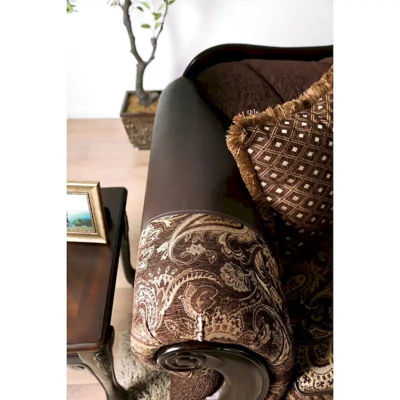 Loveseat tradicional Dayaram de chenilla marrón semirrígida de Gracewood Hollow